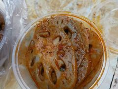 -爆炸头阿姨小四川正宗川味小吃(无任何分店)