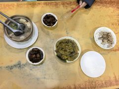 -亮亮小吃砂锅坛肉