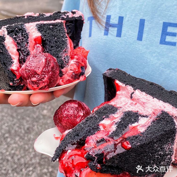 今年超炫酷🆒的酷黑梅桑蛋糕🍰沈阳也有啦 ‼️