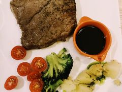 臻选嫩肩牛排-必胜客(上海新南方商城PH店)