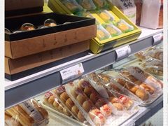 零售区-绿姿鲜奶烘焙(朝晖店)