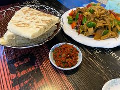 -萨宁音登锡伯风味餐厅(一楼店)