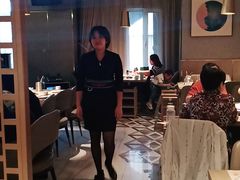 大堂-额尔敦牛厨师铜板烧
