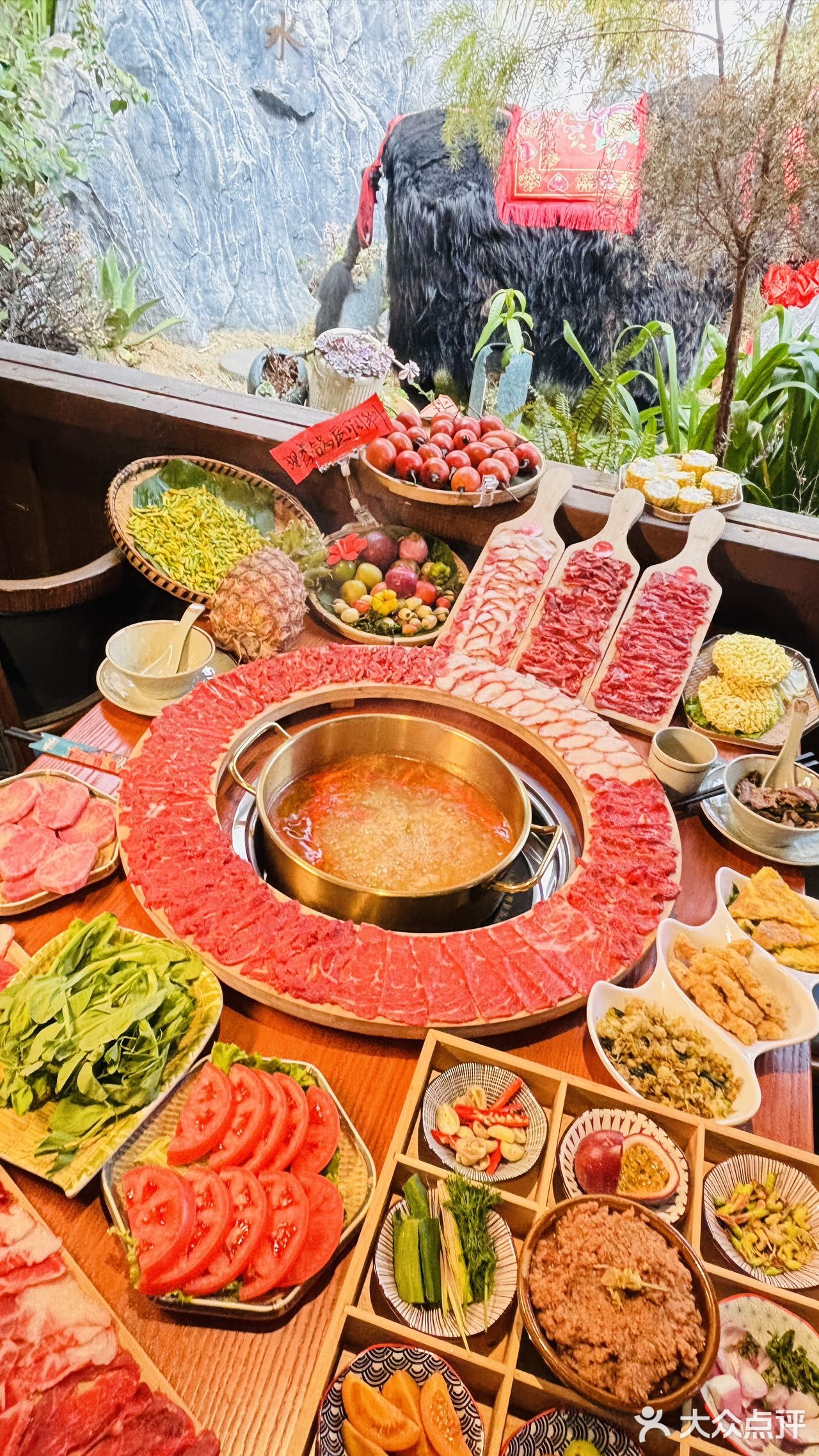 「酸菜牛肉锅,辣中带鲜,像丽江的风一样自由」