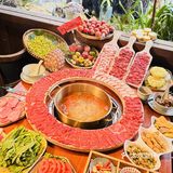 「酸菜牛肉锅,辣中带鲜,像丽江的风一样自由」