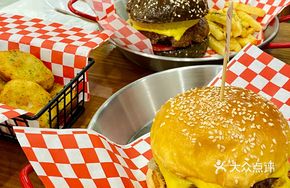 Old Thai Pineapple Burger