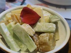 菠萝芒果黄瓜油条沙拉-素描餐厅(灵隐天竺店)