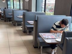 -必胜客(阿诗玛店)