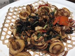 沙姜爆有膏鲜鱿-五稻厨房粤西菜(新闻店)
