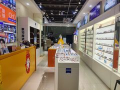 -诺柯视眼镜-蔡司依视路官方工厂店(淞南一店)