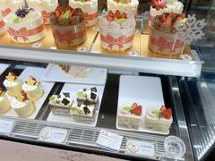 -花花卷卷·鲜食蛋糕(静安久光百货店)
