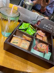 -时尚殿堂明星门店