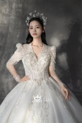点击看大图 -艾拉·女王婚纱礼服馆