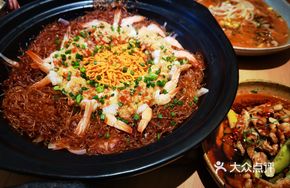 Stir-Fried Garlic Shrimp with Vermicelli in Clay Pot