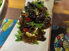 洋葱木耳拌桃仁-来小酌·长安酒家(翠庭大厦店)