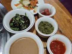 -牧民人家羊粪火自煮手把肉餐馆