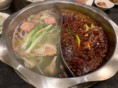 鸳鸯锅-仁虎老火锅(黄泥磅店)
