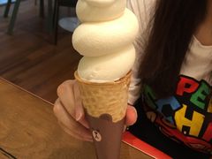 -LINE FRIENDS Garosu-gil Flagship Store