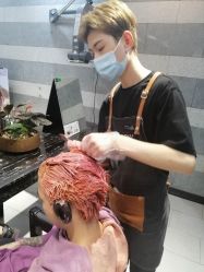 点击看大图 -首脑美发沙龙