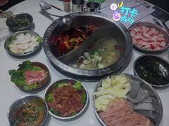 卜卜贝鸳鸯锅-憨铁匠老火锅(龙岗万科里店)