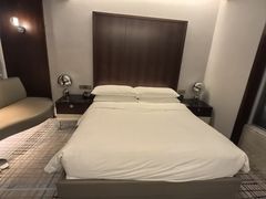 -上海龙之梦万丽酒店