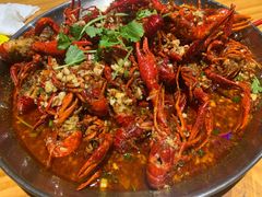 经典蒜香小龙虾-阿青龙虾·烧烤大排档(湖里万达店)