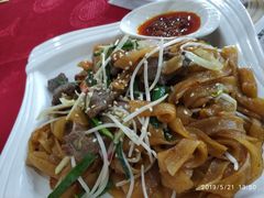 广式炒牛河-鼎珑点心仔(燕塘店)