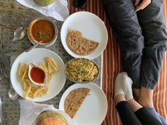 -Lake Shore Hotel & Restaurant