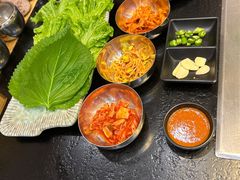 -臻牛烤肉