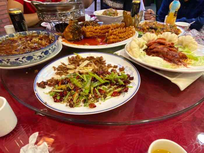 路过华山里无数次只知道路口有个山西菜馆但是没尝试过有一次回来晚了