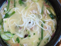 -桥香园过桥米线(国贸店)
