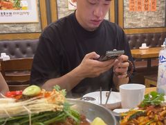-喇喇排骨火锅·传统韩式脊骨汤(望京西园总店)