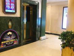 -环球港-停车场