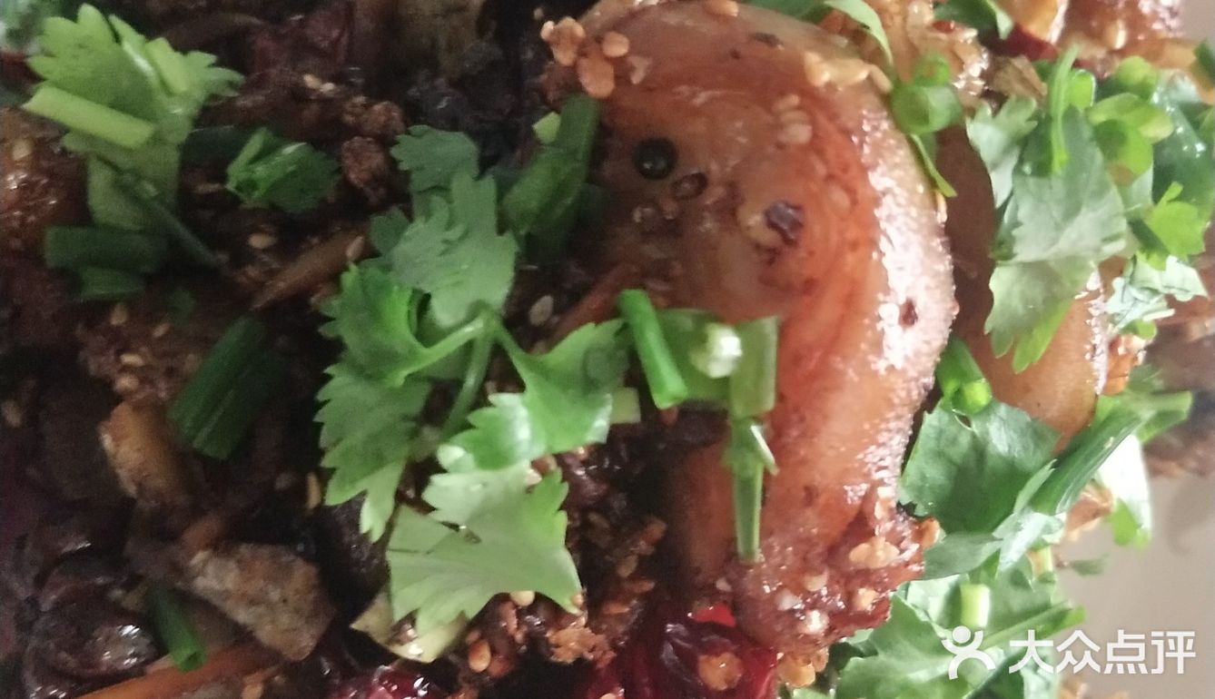 一起来做周末煲剧零食香辣猪蹄吧