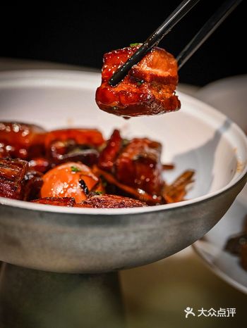 雍沪上海宴丨传统与创意的美食盛宴