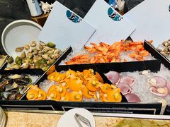 -大中华希尔顿酒店-念自助餐·嗨啤·小龙虾