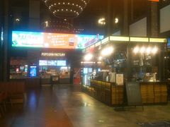 -CGV影城(滨江天街IMAX店)