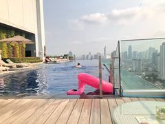 -阿瓦尼河滨曼谷酒店