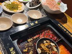 -老牌坊云南鱼豆花火锅(哈西万达店)