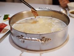 招牌松茸清汤底-洋房火锅(新天地店)
