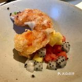 朋友请的黑珍珠诶 说实话菜品还行 但是服务和环境什么