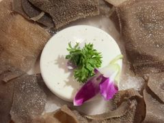 -老牌坊云南鱼豆花火锅(哈西万达店)