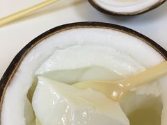 -志龙皇冠吃货椰子铺