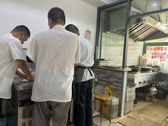 -黄阿姨锅贴大王(万航渡路店)