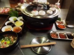 -围炉肉舍•炭烤活鳗•丹东海鲜烤肉(步行街店)