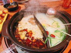 牛油鸳鸯锅底-串门邻居串串火锅(云南南路店)