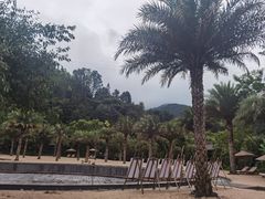 -腾冲洞山温泉村