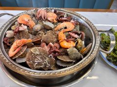 -一口猪海鲜浑锅·东北家常菜