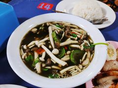 -席娜卡琳火车铁道夜市