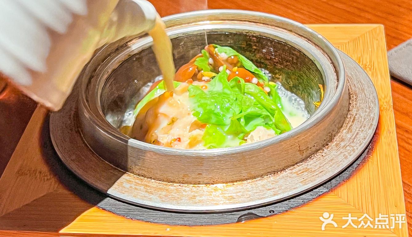 氛围感宝藏日式餐吧🍣一口爆浆提灯太赞💡